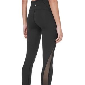 Lululemon Black Leggings With Back Mesh Design (Size 6)